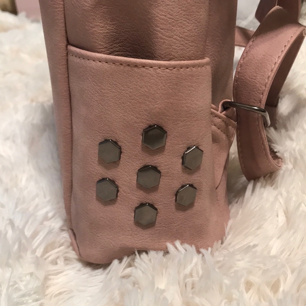 ๐ธBlush Mini Backpack! ๐ธ - Picture 7 of 8